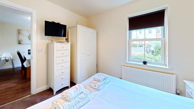 Bay Shores - 2 cottages 2 minutes apart - Part of the The Bay Filey Holiday Village with pool gym and direct beach access pub restaurant tennis and meadows walks - image 39
