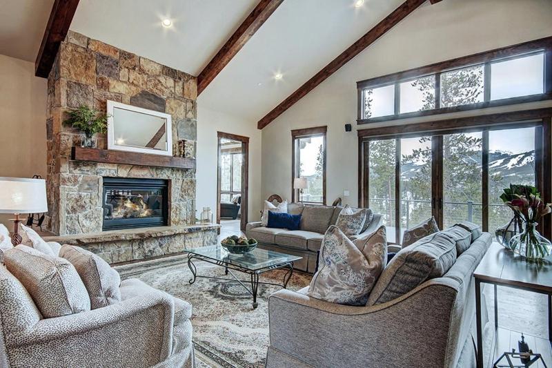 Breck Escape: Luxury Highlands Home Hot Tub & Steam Shower Sleeps 12! - image 16