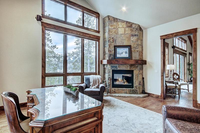 Breck Escape: Luxury Highlands Home Hot Tub & Steam Shower Sleeps 12! - image 32