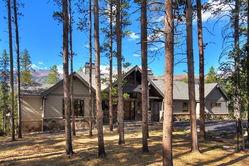 Breck Escape: Luxury Highlands Home Hot Tub & Steam Shower Sleeps 12! - image 33