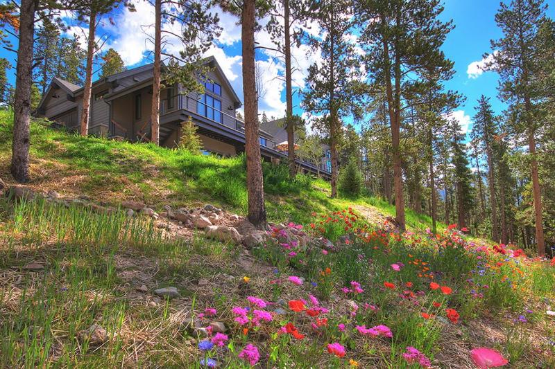 Breck Escape: Luxury Highlands Home Hot Tub & Steam Shower Sleeps 12! - image 6