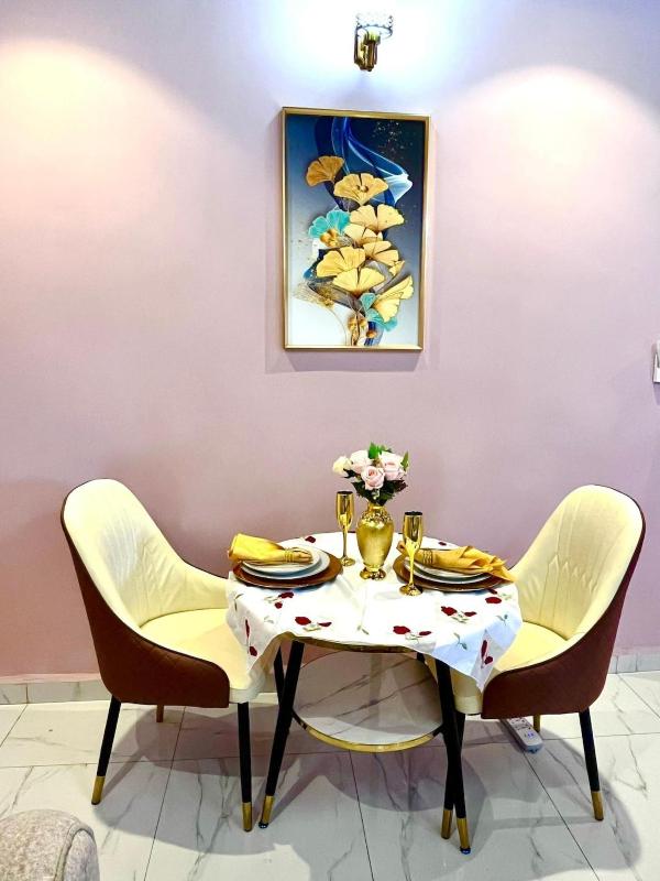 Golden Apartment - image 8