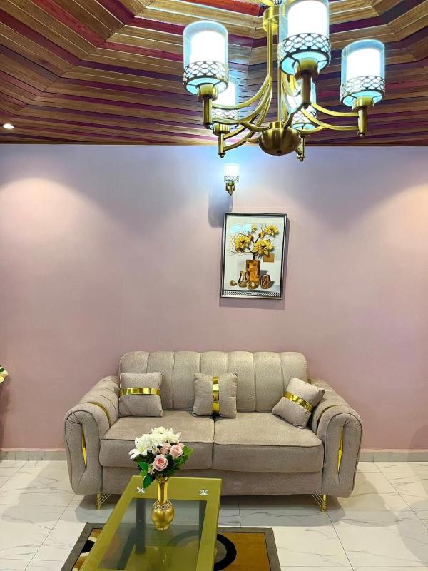 Golden Apartment - image 12