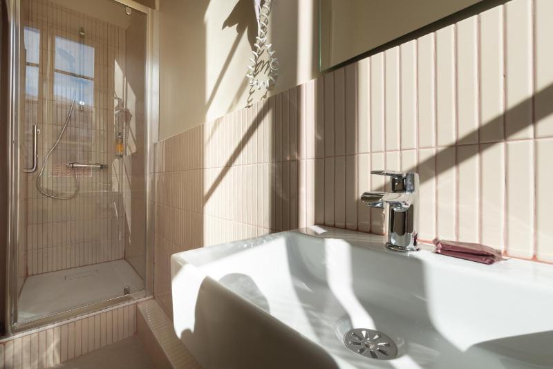 Hotel Louvia - image 11