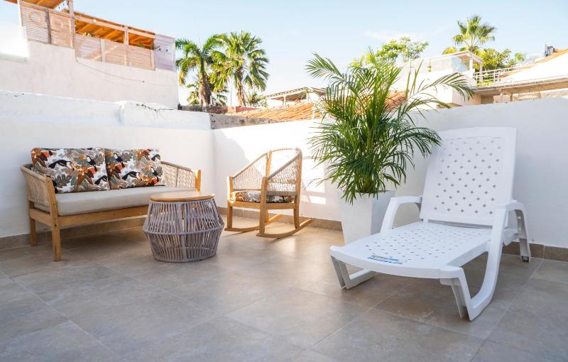 Casa Quero 915 4BR House Old City rooftop jacuzzi AC full Wifi - image 13