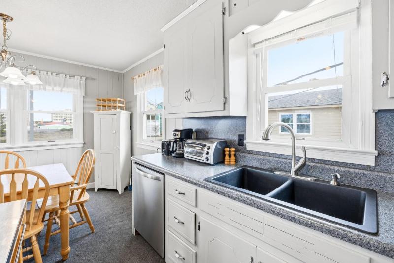 5200 - Seaside - image 21