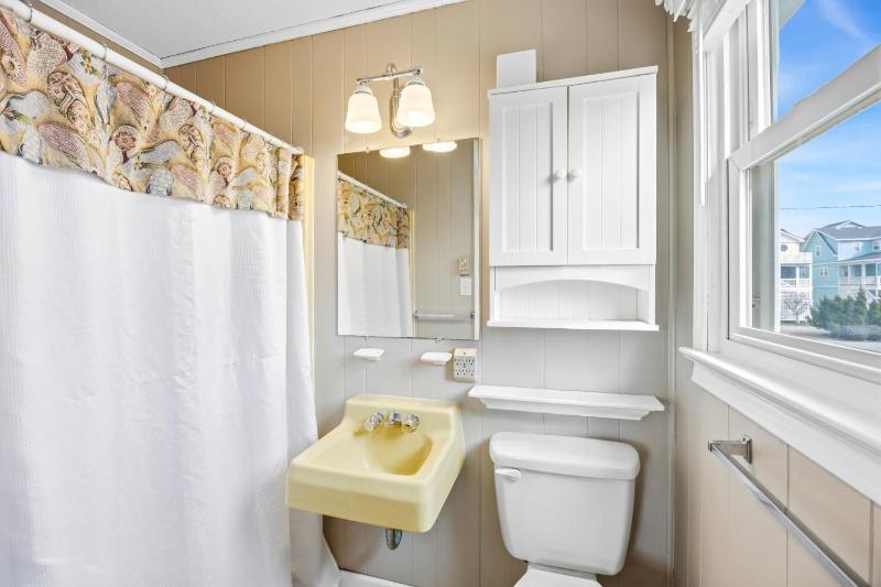 5200 - Seaside - image 35