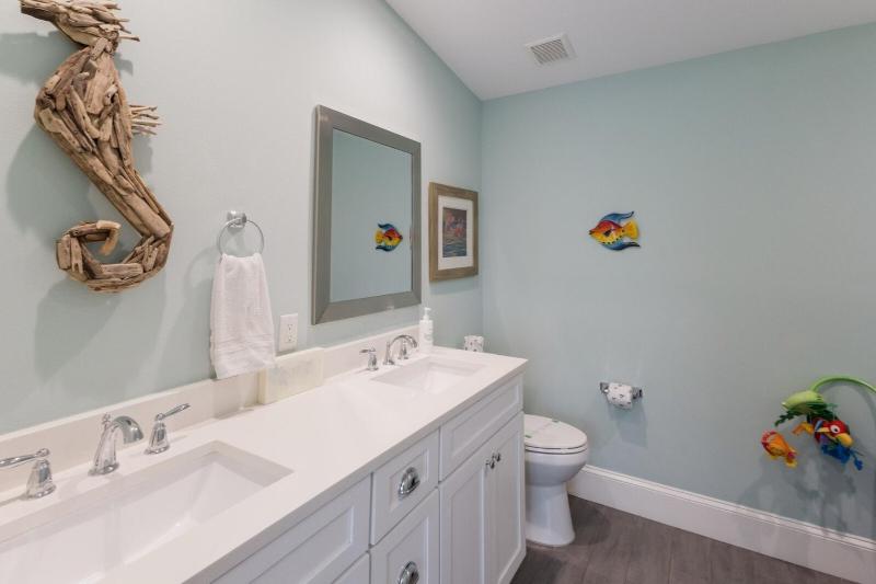 Emerald Bay Beach House - image 28