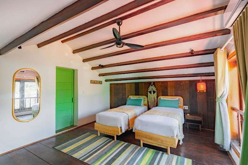 Holiday Villa 6BR Beachside by HÙA Homes - image 13