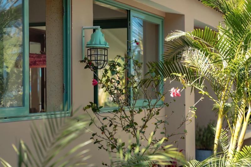 Holiday Villa 6BR Beachside by HÙA Homes - image 10