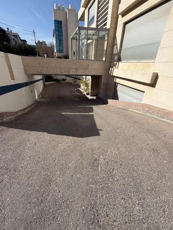 2 BR 100 sqm Modern Apt Abdoun - image 9