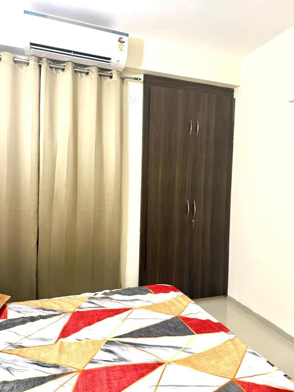 3 bhk luxury 4 AC flat in Vaishali 4 balconies - image 33