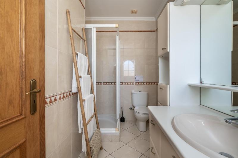 Heated Pool 6 Bedroom Private Villa in Center of Olhos de Água - image 33