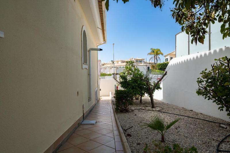 Heated Pool 6 Bedroom Private Villa in Center of Olhos de Água - image 29