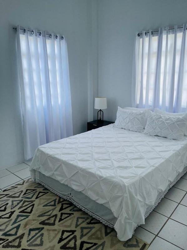 Lyn Tropical Getaway - image 7