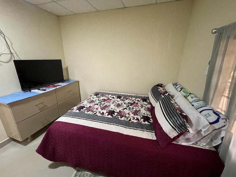 Cozy 2BR Home with Parking near Walmart and Metrocentro - image 11