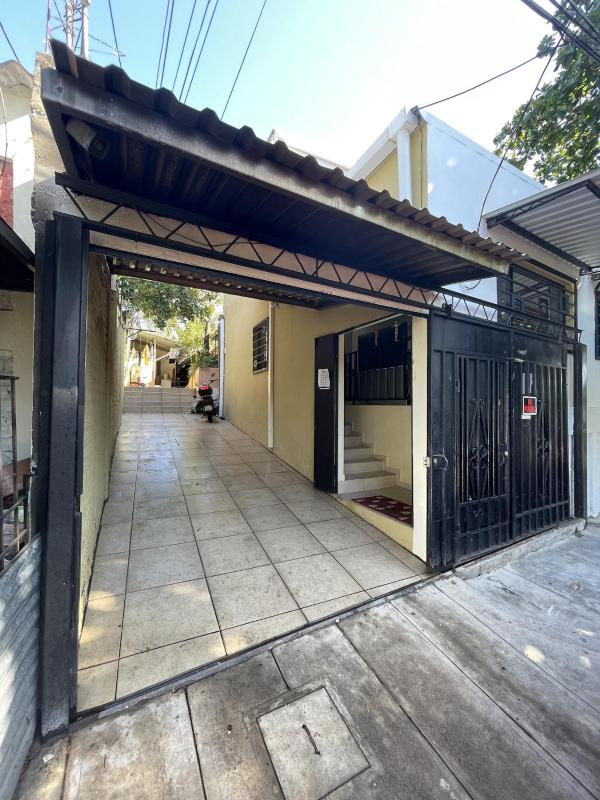 Cozy 2BR Home with Parking near Walmart and Metrocentro - image 7