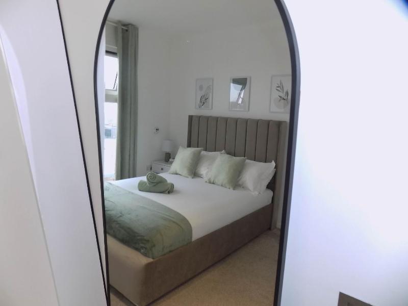 B1 Deluxe Suite - image 9