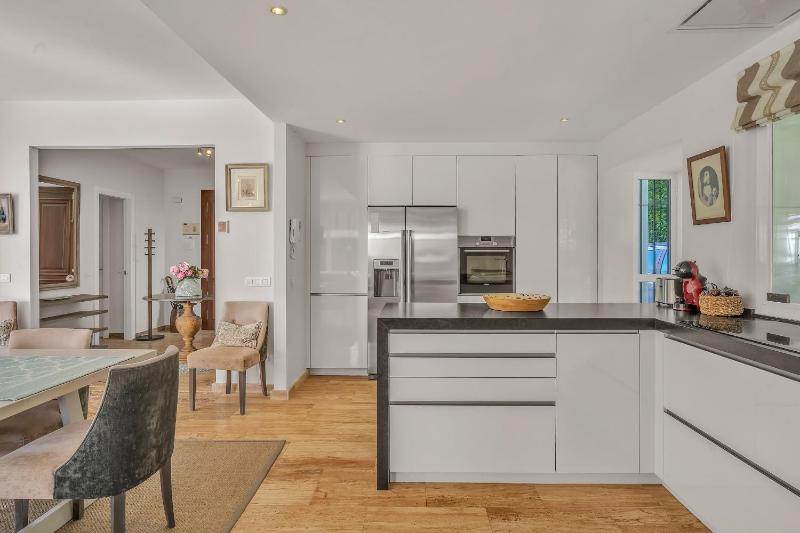 Villa Molly - Elegant Beachside Home by Finest Rentals - image 27