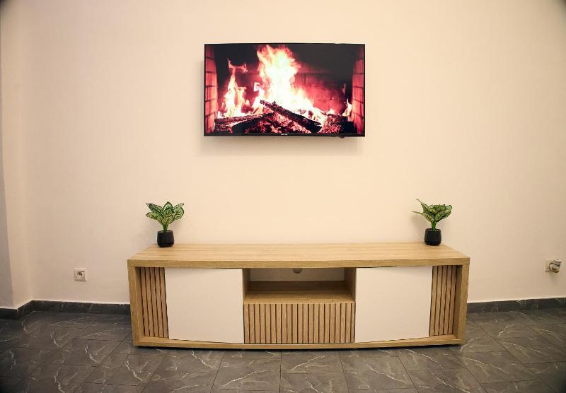 Appartement Moderne Centre ville BZV - image 10