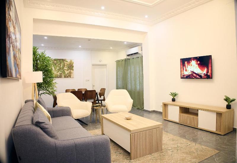 Appartement Moderne Centre ville BZV - image 1