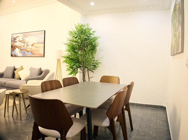 Appartement Moderne Centre ville BZV - image 14