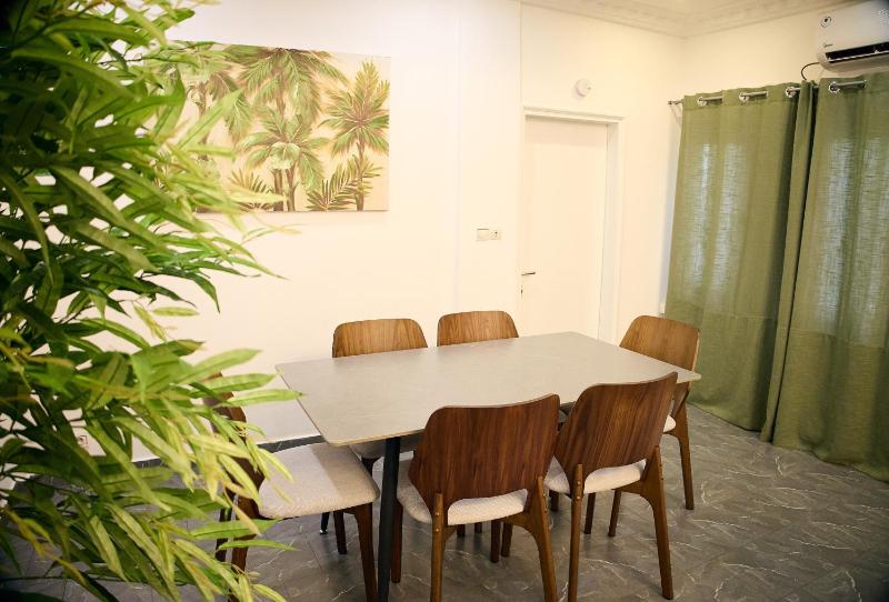 Appartement Moderne Centre ville BZV - image 15