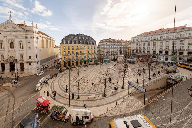 Luxurious Central Lisbon 4BR Apt Sleeps 10 wAC - image 11