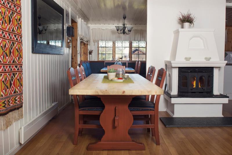 Seven-Bedroom Apartment image 1