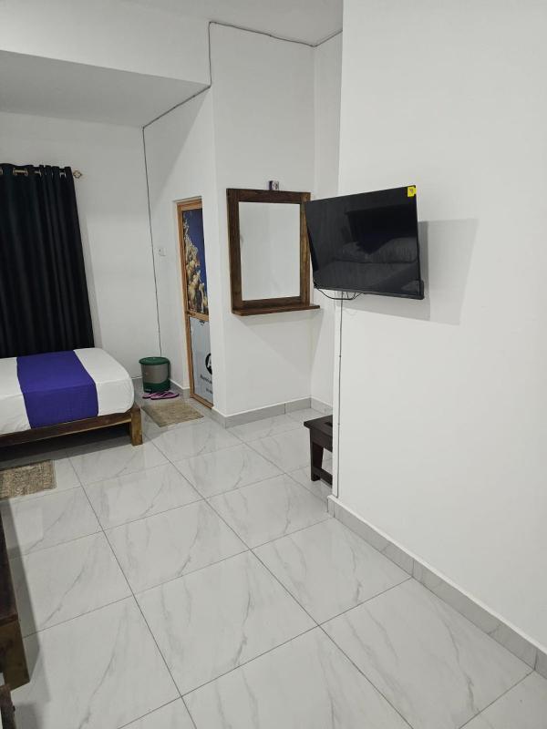 Nil Manel Tourist - image 17