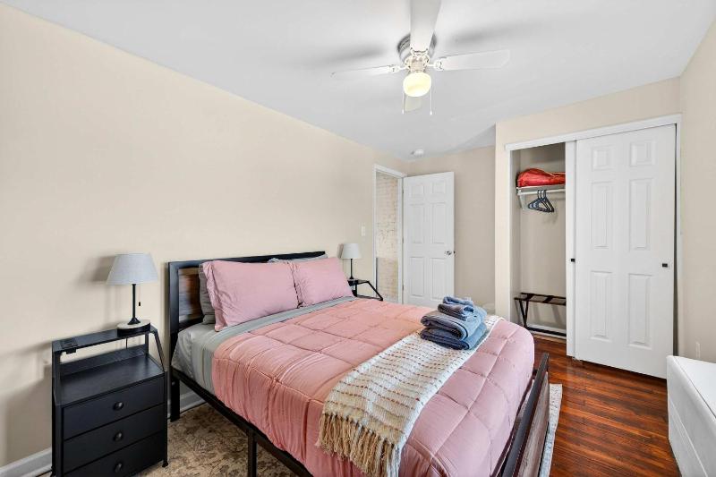 Trendy City Escape Perfect St Louis Location - image 12
