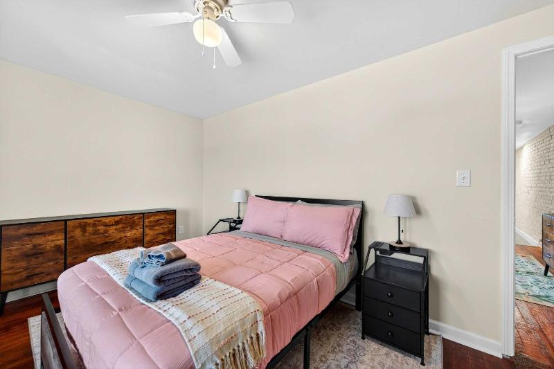 Trendy City Escape Perfect St Louis Location - image 15