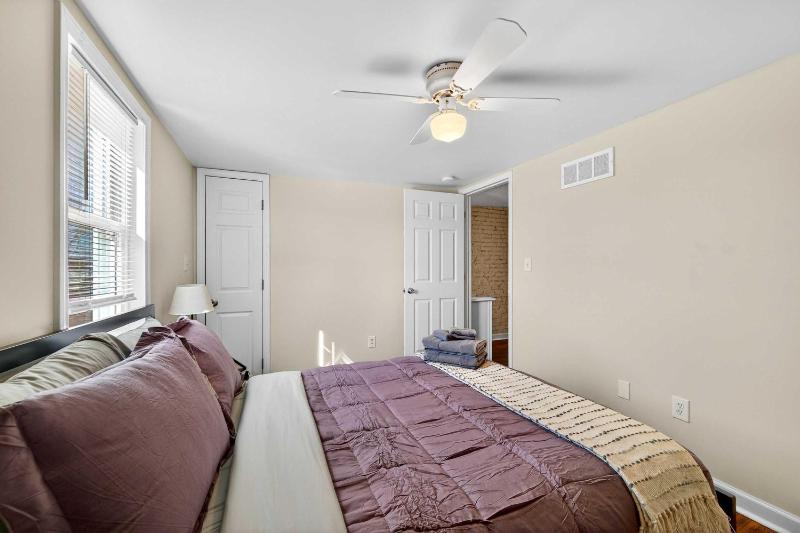 Trendy City Escape Perfect St Louis Location - image 16