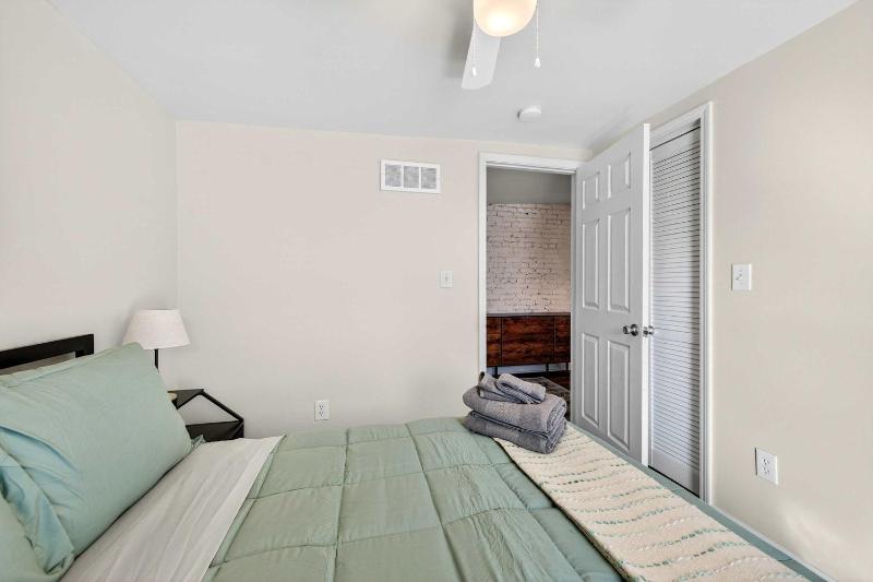 Trendy City Escape Perfect St Louis Location - image 7