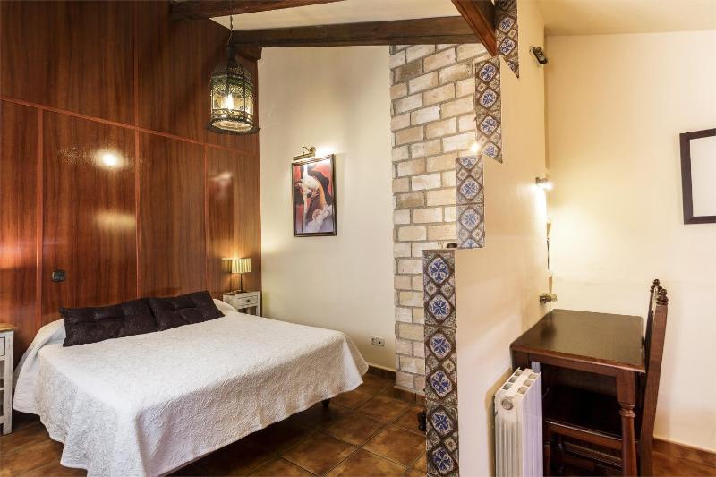 One-Bedroom Apartment image 4