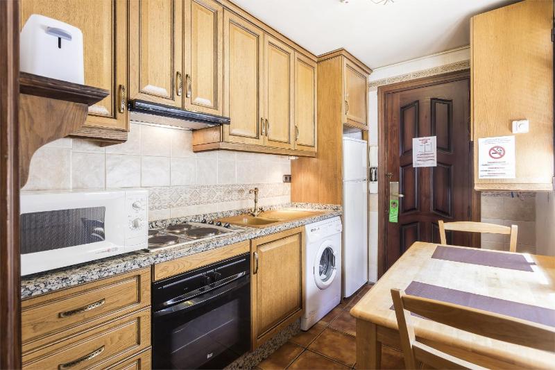 One-Bedroom Apartment image 3
