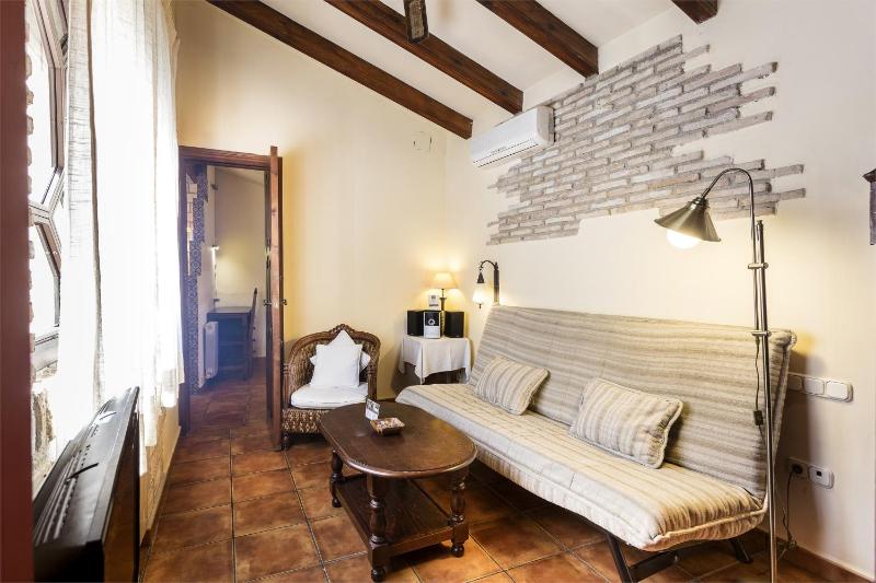 One-Bedroom Apartment image 2