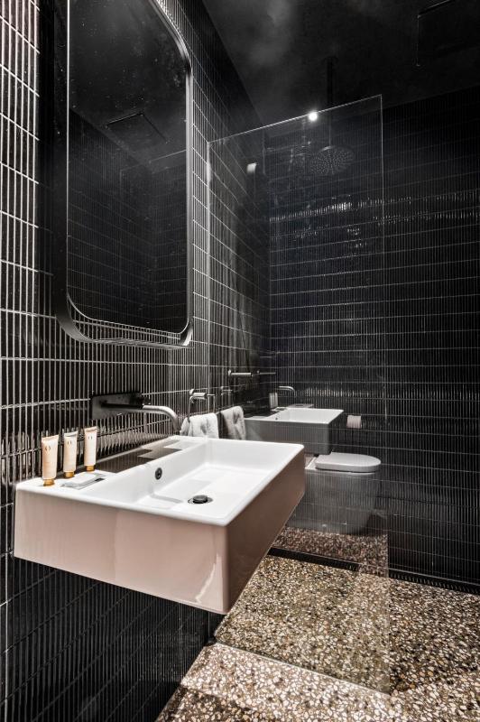 Stylish Studio Stay in Central Fitzroy - image 2
