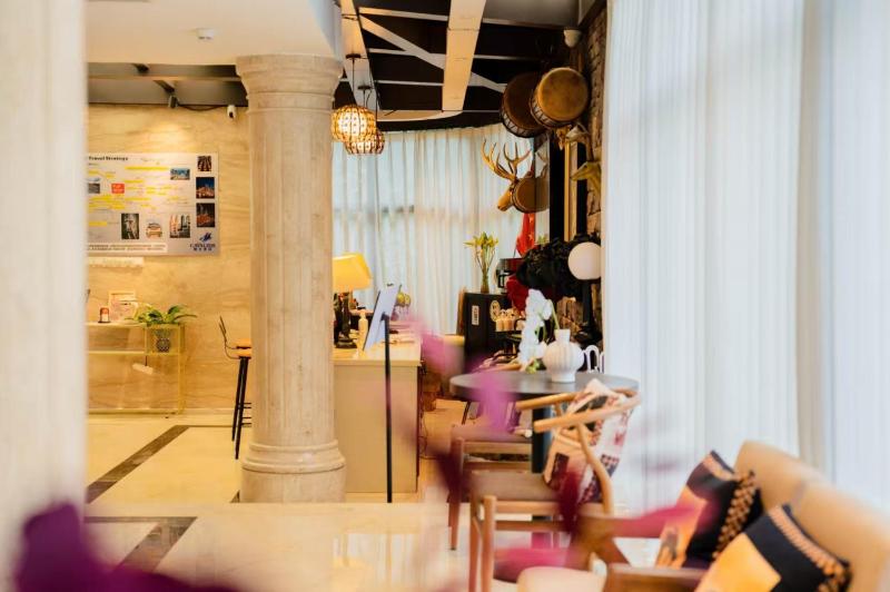 Cavalier Hotel Chongqing - image 8