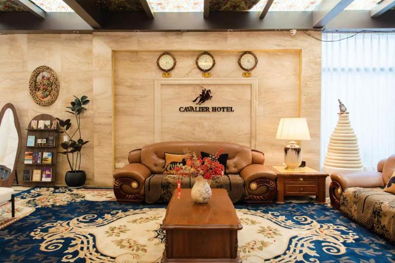 Cavalier Hotel Chongqing - image 14