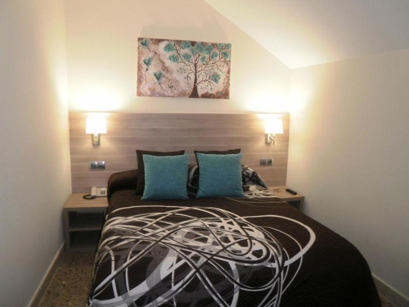 Standard Double or Twin Room image 4