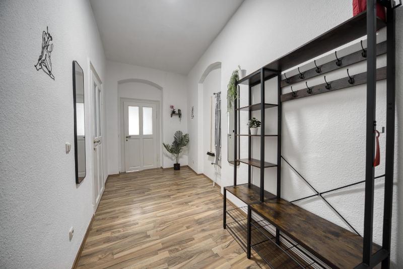 DresdenStay Striesen 3 Schlafzimmer Kamin PS4 - image 9