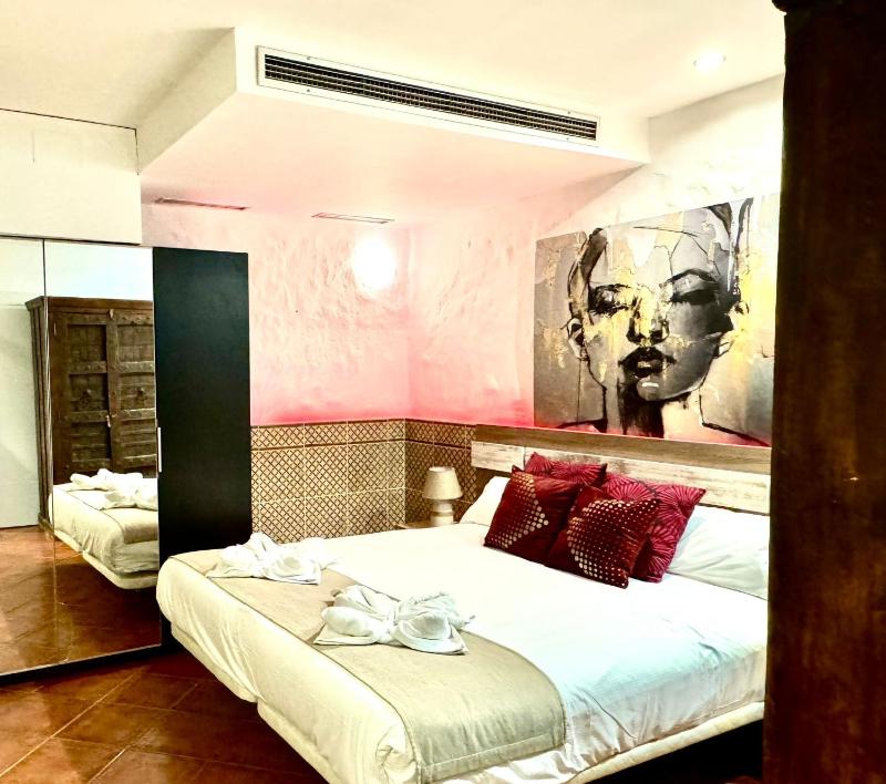 Seasonal Living with Jacuzzi - image 11