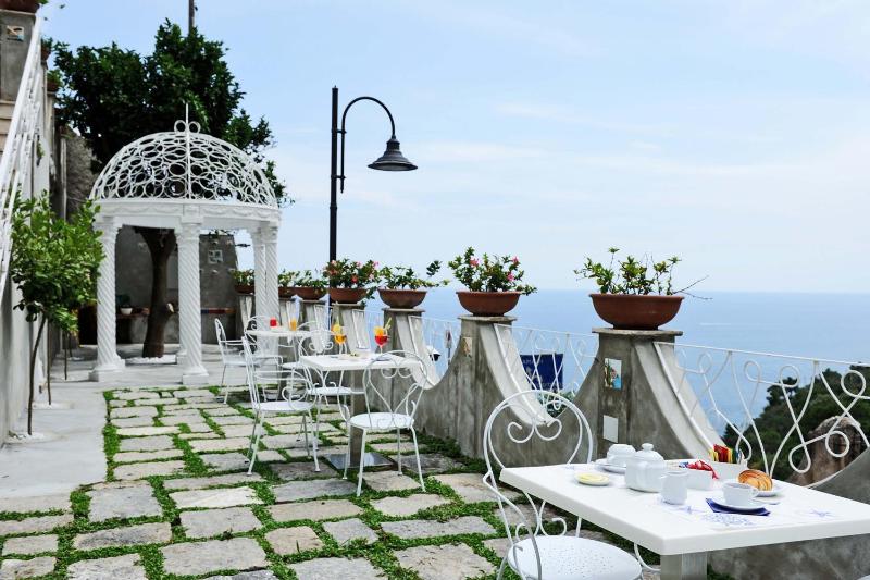 AMORE RENTALS - Villa Costa Incantata - image 41