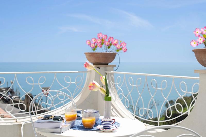 AMORE RENTALS - Villa Costa Incantata - image 17