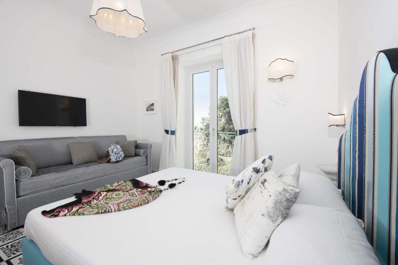 AMORE RENTALS - Villa Costa Incantata - image 34