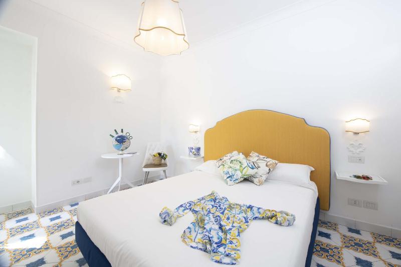 AMORE RENTALS - Villa Costa Incantata - image 20