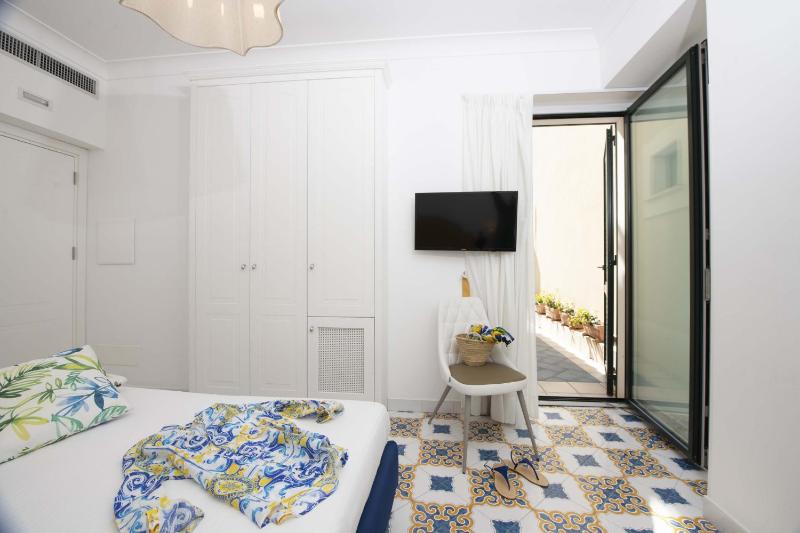 AMORE RENTALS - Villa Costa Incantata - image 29