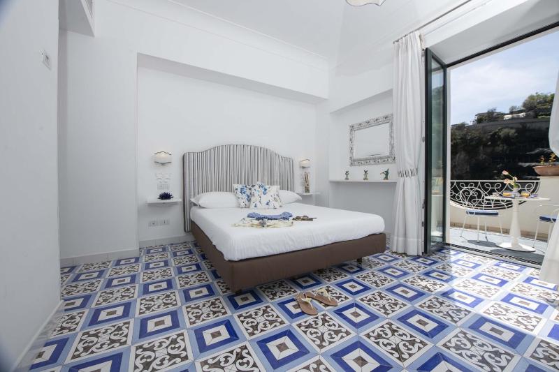 AMORE RENTALS - Villa Costa Incantata - image 24
