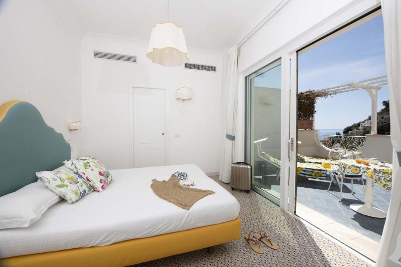 AMORE RENTALS - Villa Costa Incantata - image 47